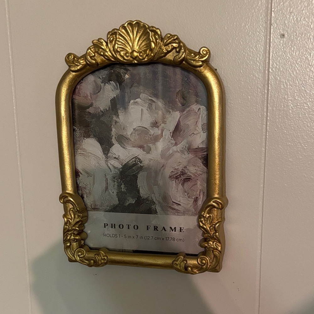 Elegant Gold Photo Frame